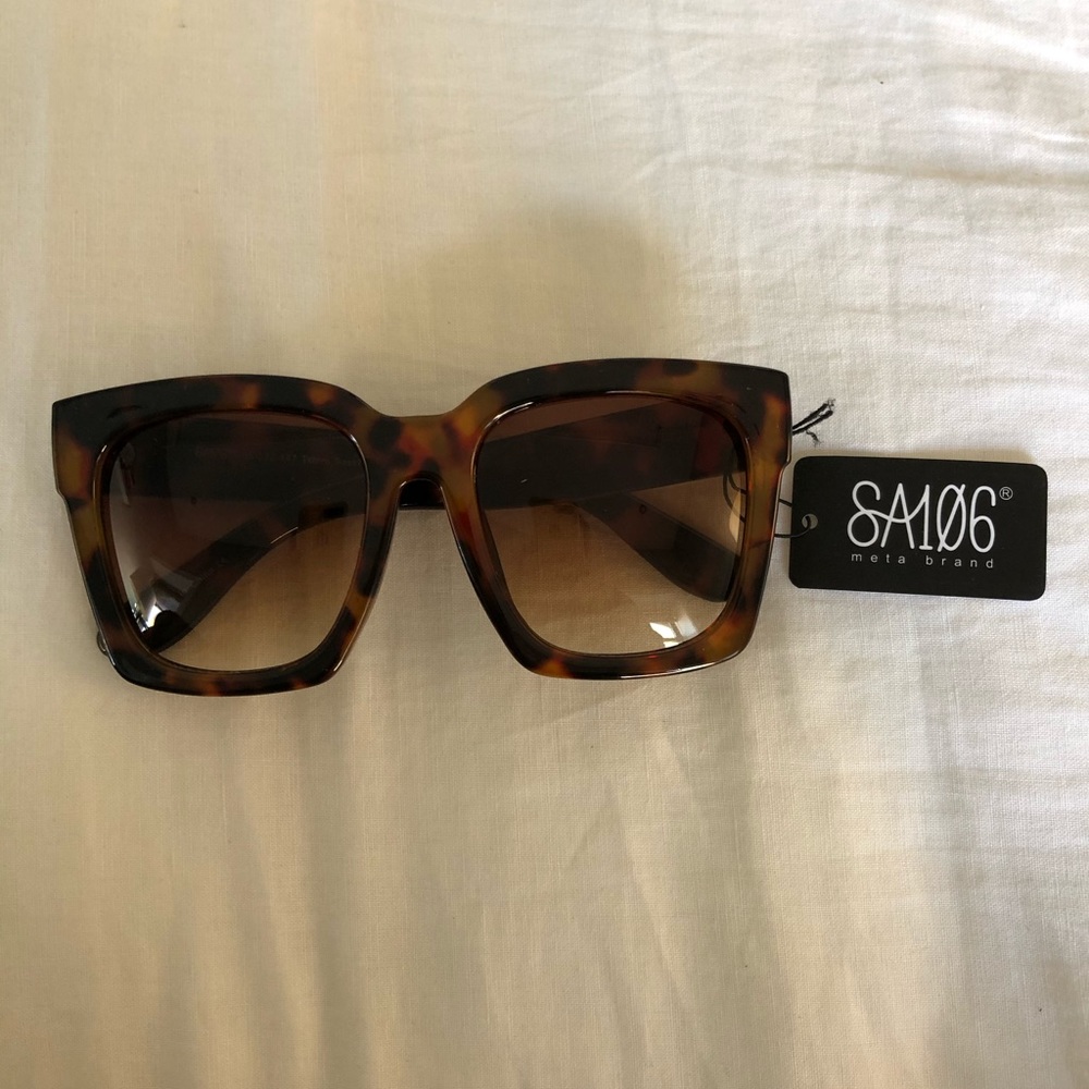 Oversized Tortoise Shell Sunglasses